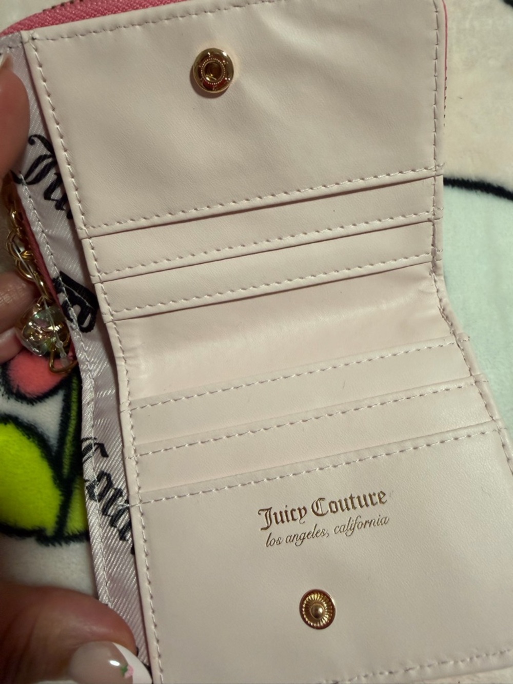 Juicy Couture Pink Quilted Velvet Bow Wallet Small - Picture 5 of 5